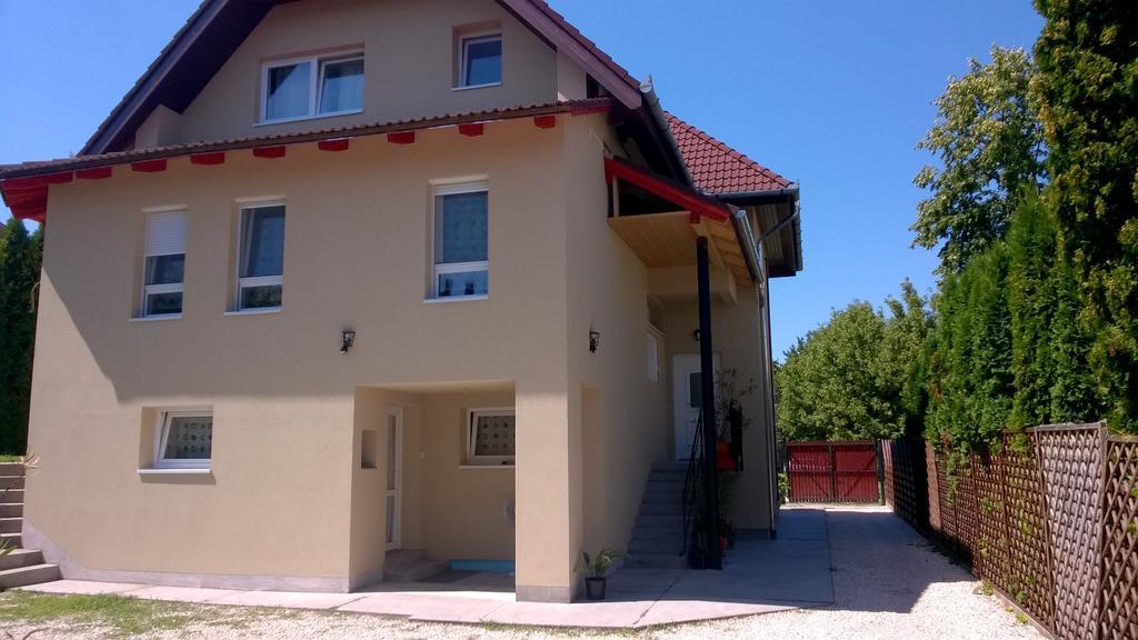 Apartamento Zoé Apartman Siófok Exterior foto